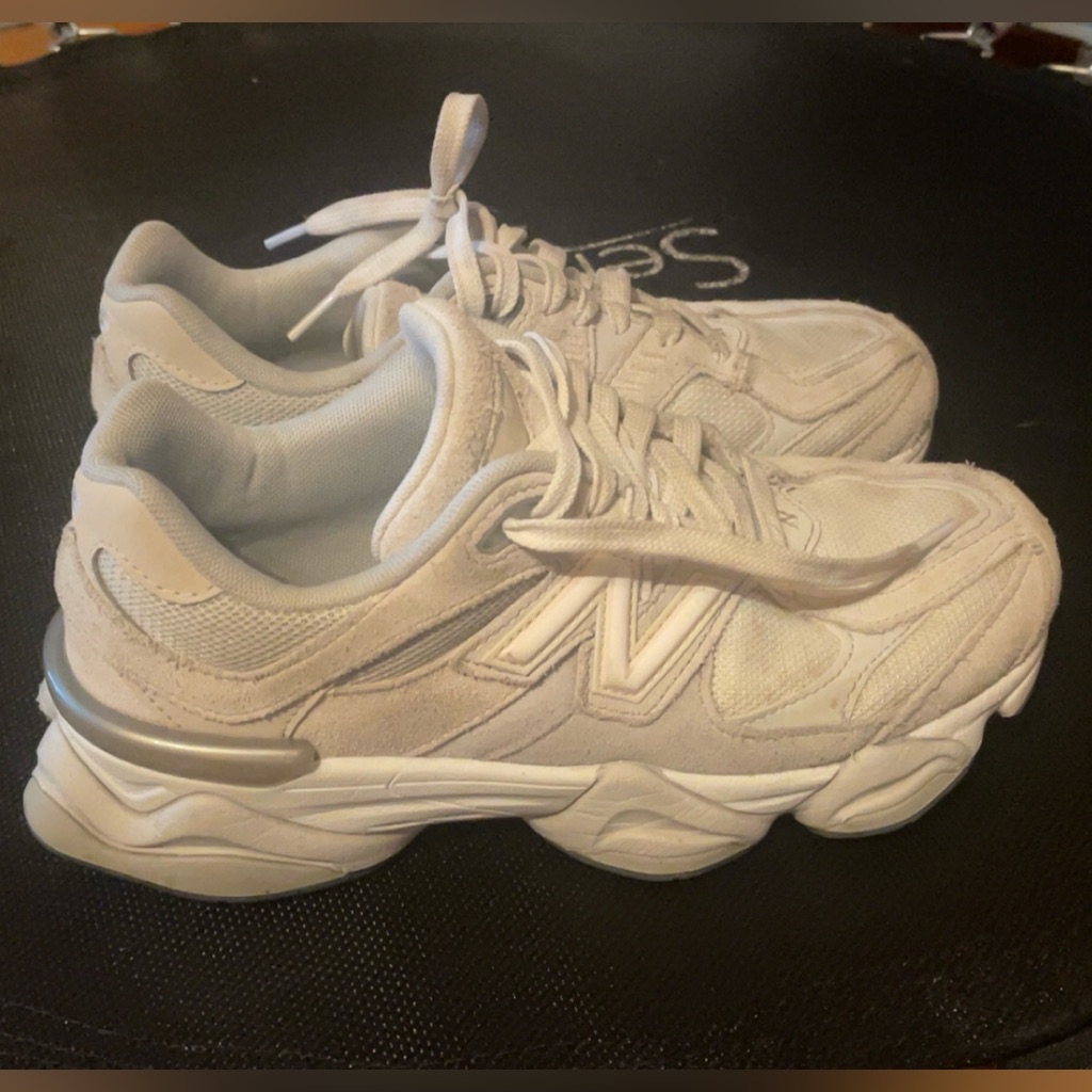 New Balance Men’s Sneakers In Cream And Gray